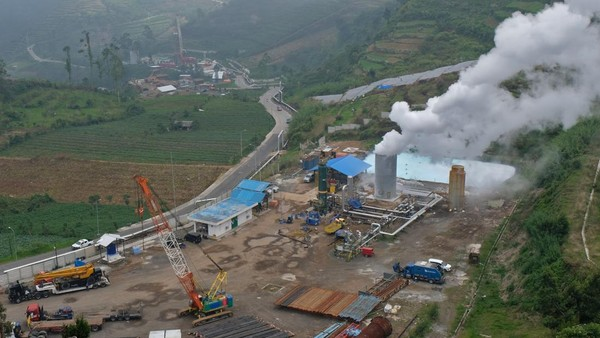 5 Karakter Fisik Bukit Barisan Sumatra yang Menakjubkan